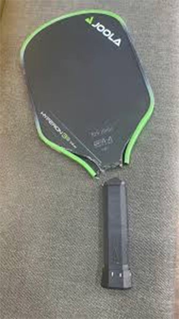 vợt pickleball cũ hỏng