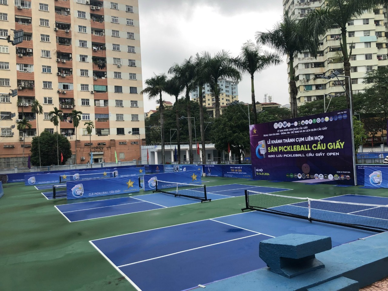 sân pickleball cầu giấy